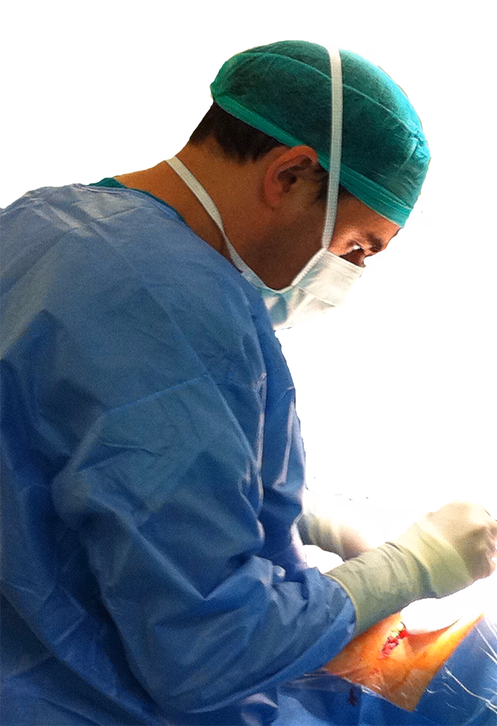 Dr. Antonio Rodríguez operando