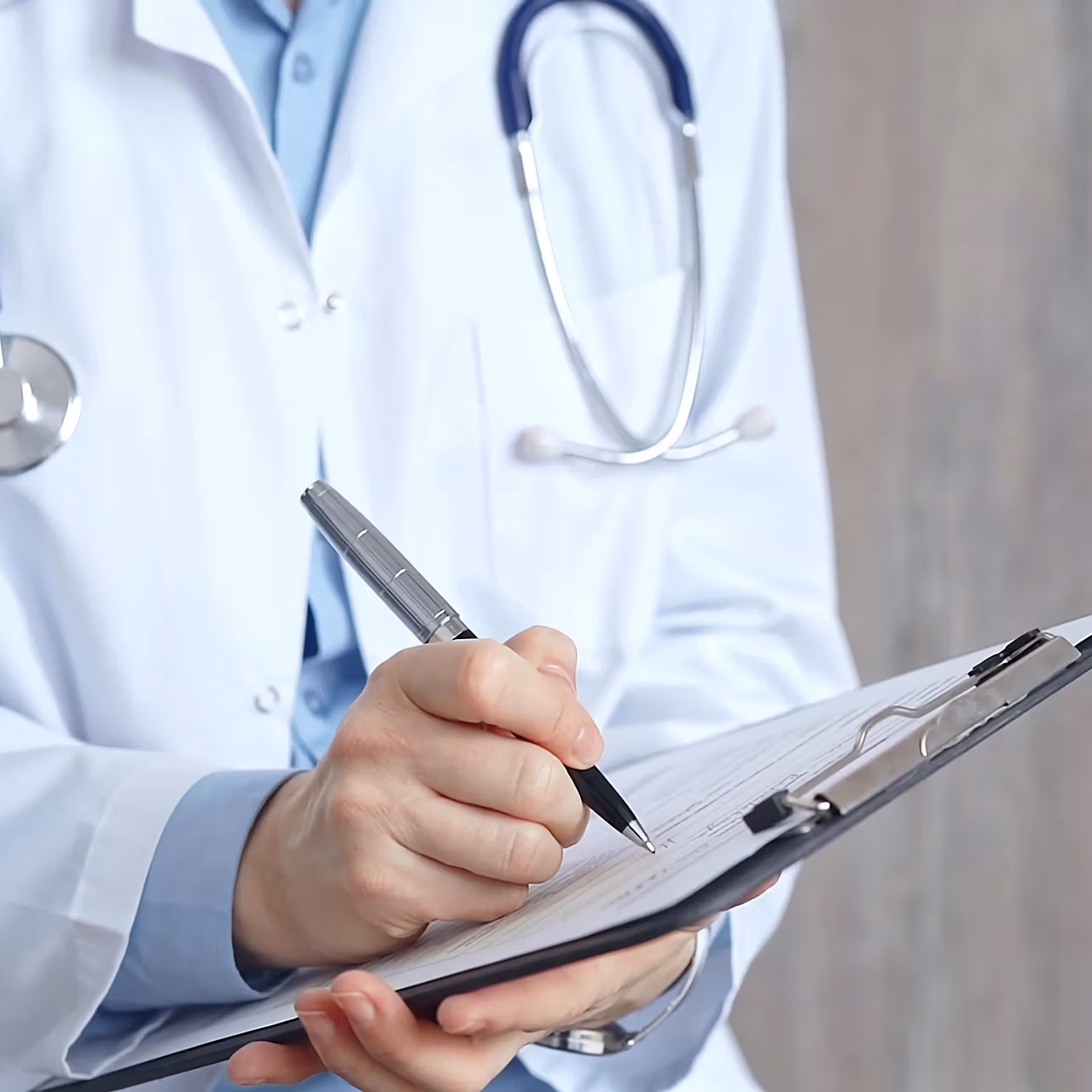 médico con bata